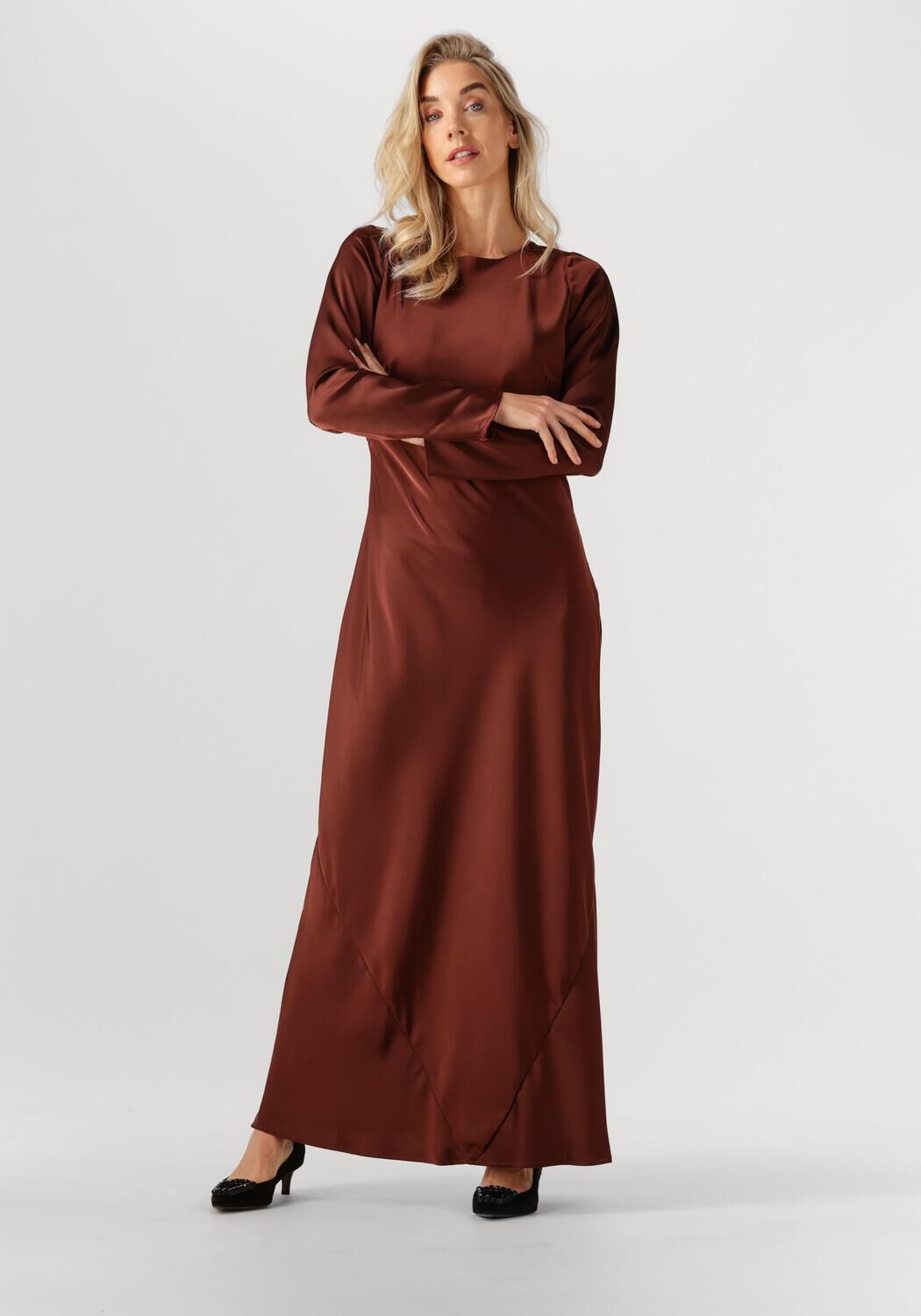 Pink Baby Aurélie open-back satin maxi dress in burgundy, flowing design with elegant open back and smooth satin fabric.