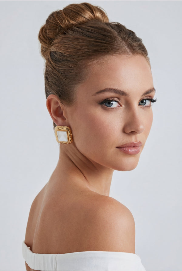 Capri Onyx Stud Earrings Ivory